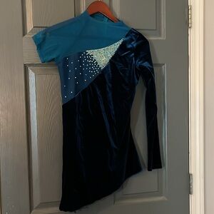 Elegant Blue Velvet Dress with Rhinestone Detail